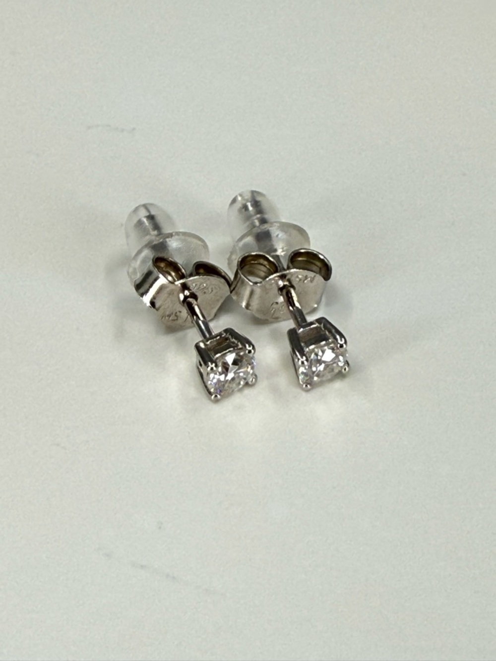 Genuine S925 .25 CTW Moissanite stud earrings with 4 prongs - Picture 2 of 6